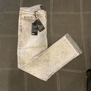 NWT PAIGE Amber Smokey Sky Mid Rise Undone ankle Hem  Straight leg Jeans size 31